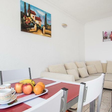 Sea Breeze In Playa De Las Americas With Parking Exterior photo