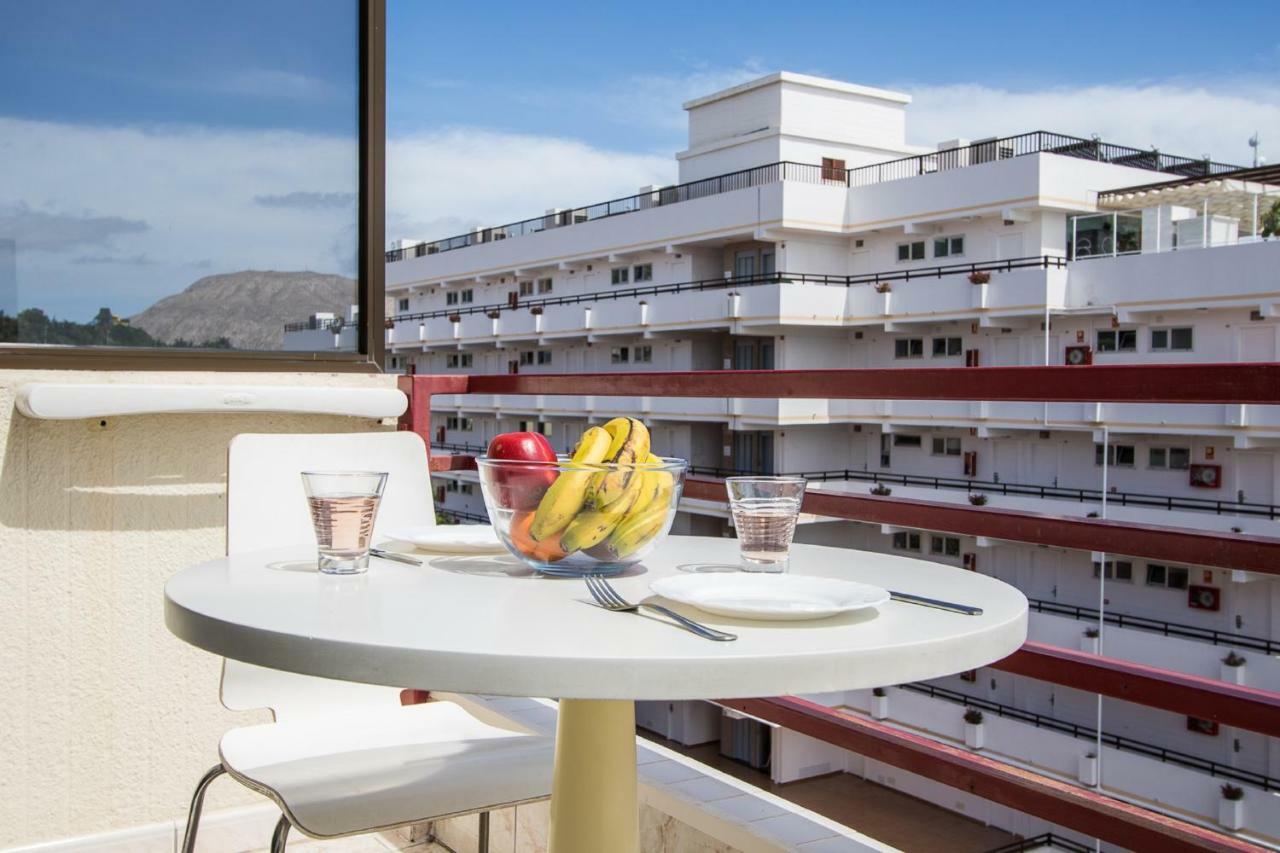 Sea Breeze In Playa De Las Americas With Parking Exterior photo